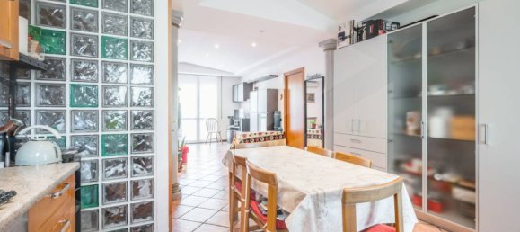 4 rooms Apartment in Bologna, Italy No. 26260 3