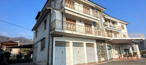 4-salle Appartement à Verzuolo, Italy No. 11615 11