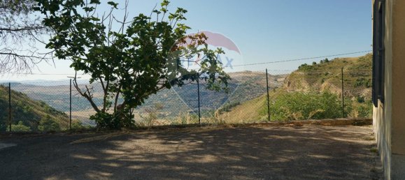 2 Schlafzimmer Haus in Enna, Italy, Nr. 319922 12