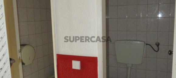 95m² Commercial property in Benavente, Portugal No. 152998 9