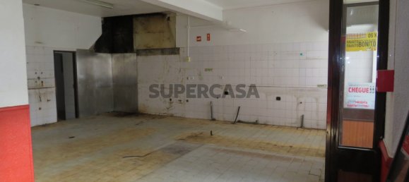 95m² Commercial property in Benavente, Portugal No. 152998 10