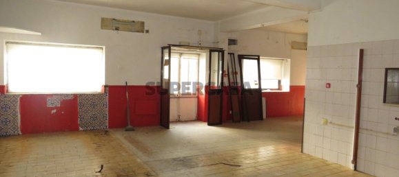 95m² Commercial property in Benavente, Portugal No. 152998 5