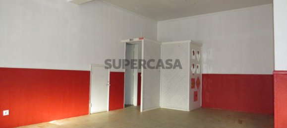 95m² Commercial property in Benavente, Portugal No. 152998 6