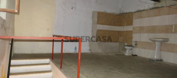 95m² Commercial property in Benavente, Portugal No. 152998 16