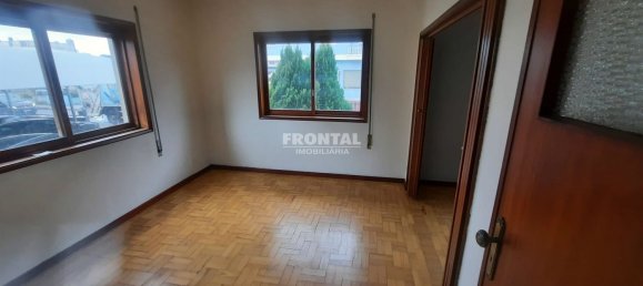 2 bedrooms Apartment in Valbom, Portugal No. 11702 2
