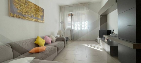 2 rooms Apartment in Bari, Italy No. 28940 2