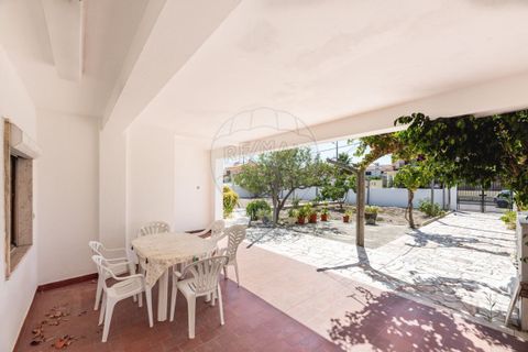 Casa de 5 dormitorios en Seixal, Portugal No. 331810