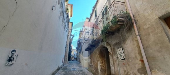 8 rooms House in Lanciano, Italy No. 292993 15