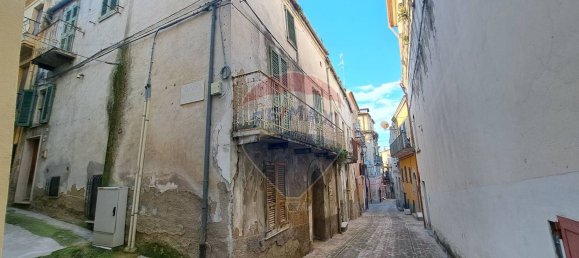8 rooms House in Lanciano, Italy No. 292993 16
