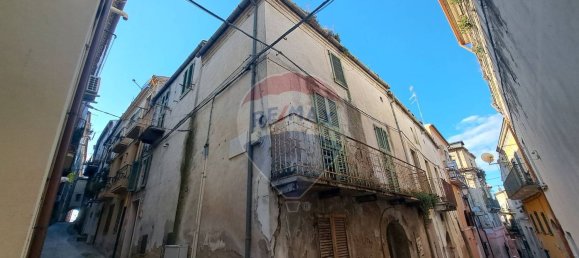 8 rooms House in Lanciano, Italy No. 292993 2