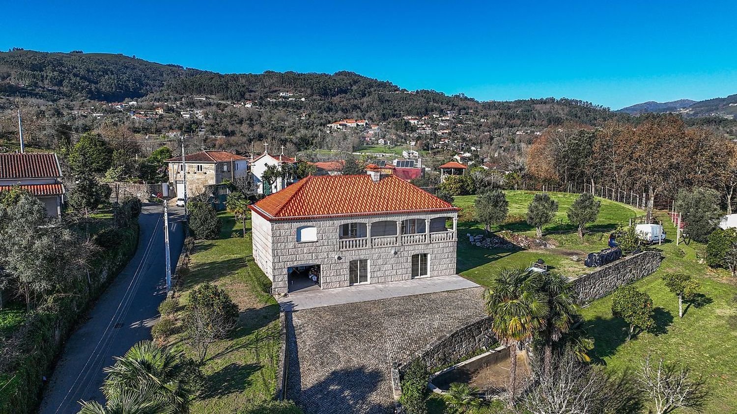 3 bedrooms House in Vila de Prado, Portugal No. 157498