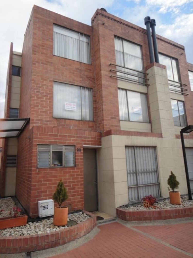 3 bedrooms House in Bogota, Colombia No. 11002