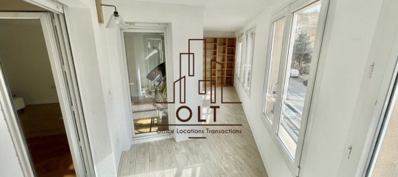 2 bedrooms Apartment in Suresnes, France No. 165007 8