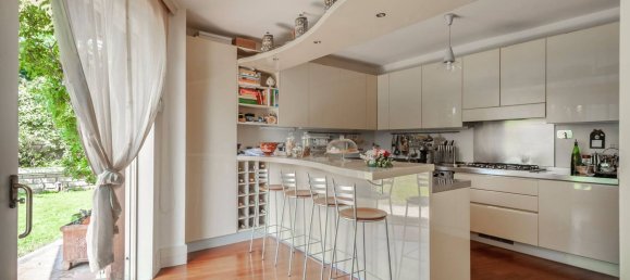 5 Schlafzimmer Wohnung in Rome, Italy, Nr. 359829 8