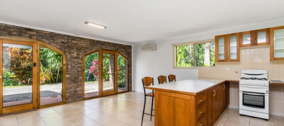 4 bedrooms House in Nunderi, Australia No. 531 15