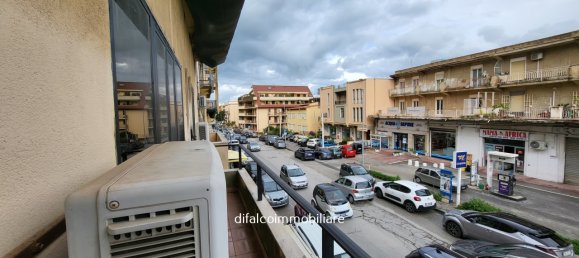 5 rooms Apartment in Agrigento, Italy No. 153393 3