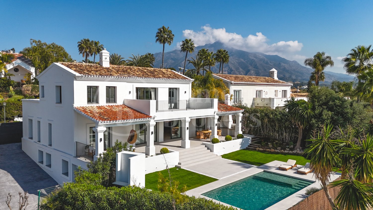 5 bedrooms Villa in Marbella, Spain No. 101360