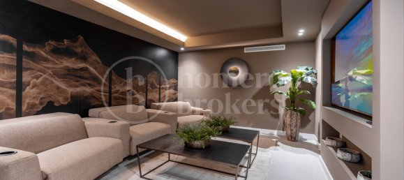 5 bedrooms Villa in Marbella, Spain No. 101360 22