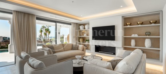 5 bedrooms Villa in Marbella, Spain No. 101360 2
