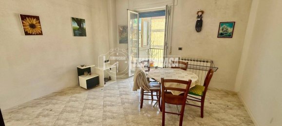 3 bedrooms Apartment in Naples, Italy No. 264222 2