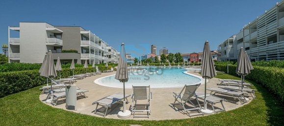 Квартира с 3 спальнями в Езоло, Италия № 376690 40