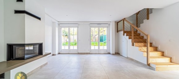 3 bedrooms House in Gambais, France No. 182332 6