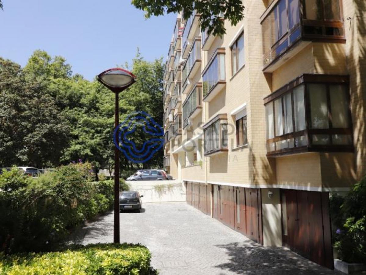 4 bedrooms Apartment in Porto, Portugal No. 3948