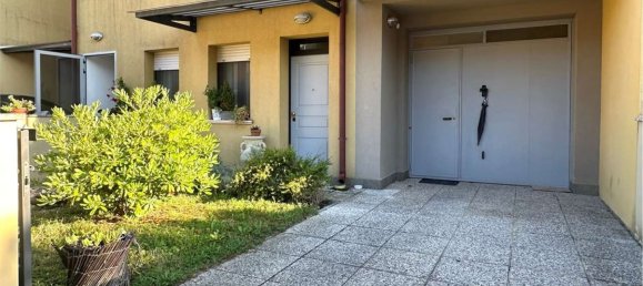 3 rooms Apartment in Tresignana, Italy No. 262484 3