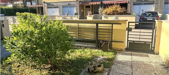 3 rooms Apartment in Tresignana, Italy No. 262484 2