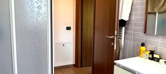 3 rooms Apartment in Tresignana, Italy No. 262484 10