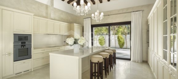 Villa de 6 dormitorios en Marbella, Spain No. 111171 6