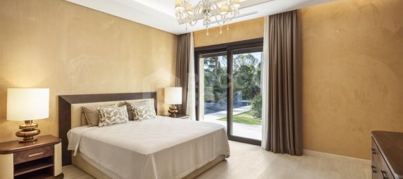 Villa de 6 dormitorios en Marbella, Spain No. 111171 7