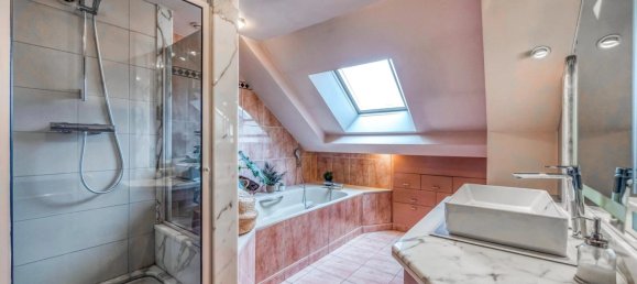 Дуплекс с 2 спальнями в Гренобль, Франция № 202982 12