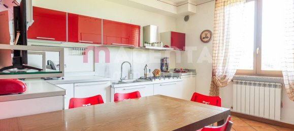 Apartamento T4 em Lograto, Italy N.º 361365 2