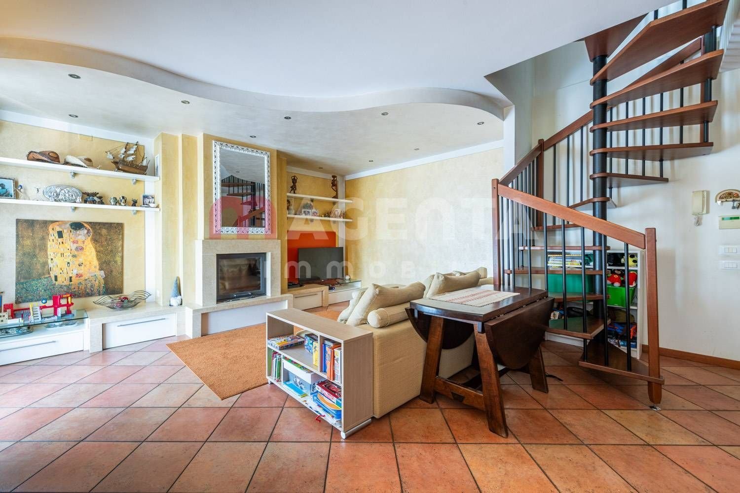 Apartamento T4 em Lograto, Italy N.º 361365