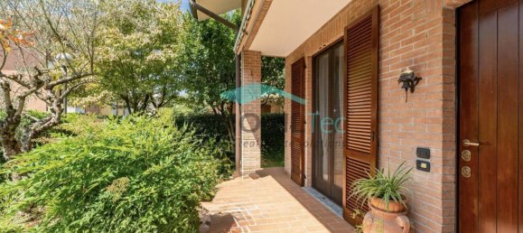 2 bedrooms Villa in Ceriano Laghetto, Italy No. 342788 2