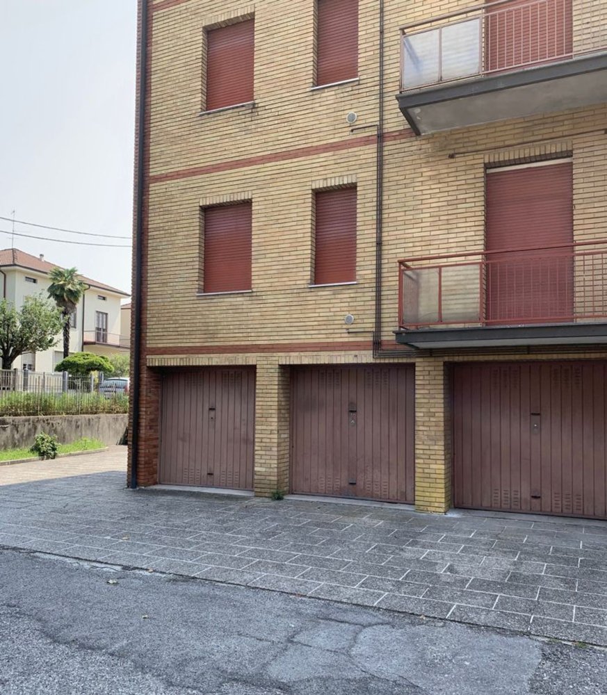 2 rooms Apartment in Giussano, Italy No. 107945