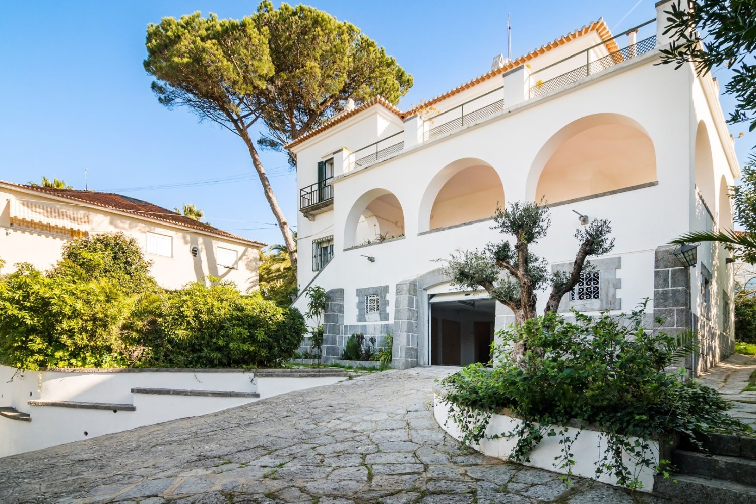 7 bedrooms Villa in Cascais, Portugal No. 53230