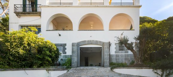 7 bedrooms Villa in Cascais, Portugal No. 53230 2