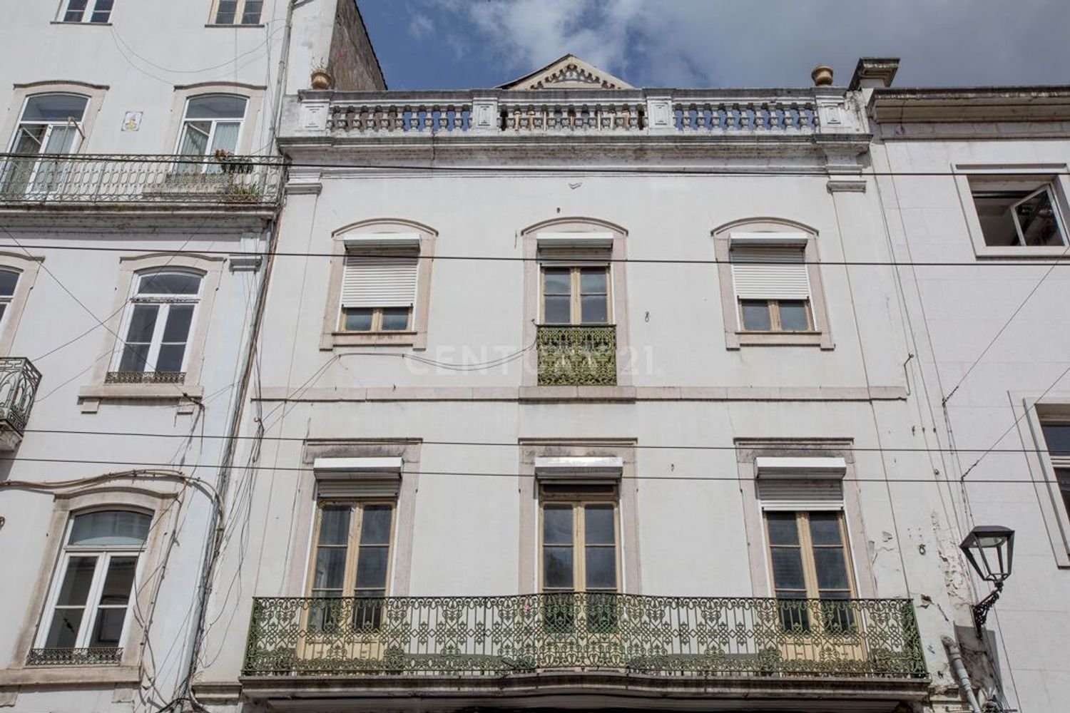 909m² Building in Coimbra, Portugal No. 144423