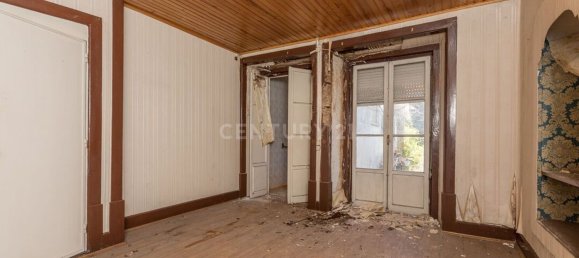 909m² Building in Coimbra, Portugal No. 144423 21