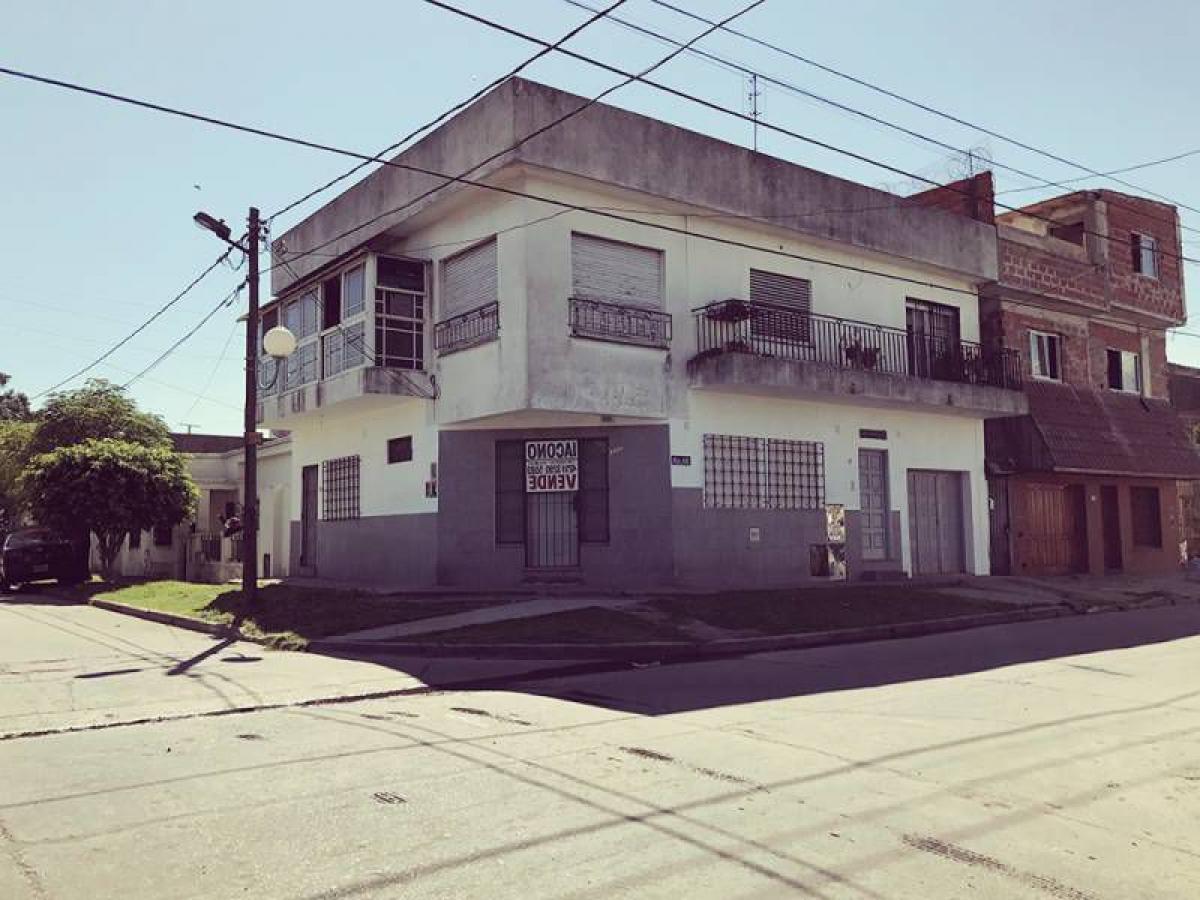 2 bedrooms Apartment in Quilmes, Argentina No. 55480