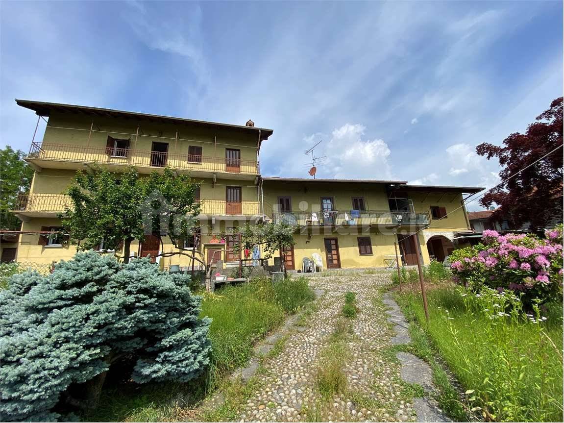 3 bedrooms House in Meina, Italy No. 43778