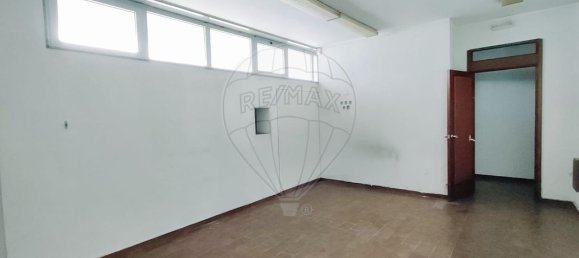 Gewerbliche Immobilie in Santo Tirso, Portugal 168m², Nr. 62933 9