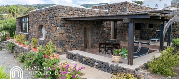 3 bedrooms House in Pantelleria, Italy No. 314819 9