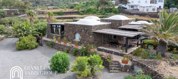 3 bedrooms House in Pantelleria, Italy No. 314819 8