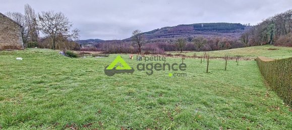 3 rooms Commercial property in Saint-Sulpice-le-Gueretois, France No. 99260 7