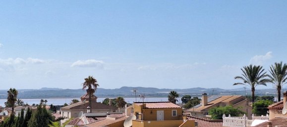 106m² Villa for sale in Torrevieja, Alicante, Valencian Community, Spain № 366212 7