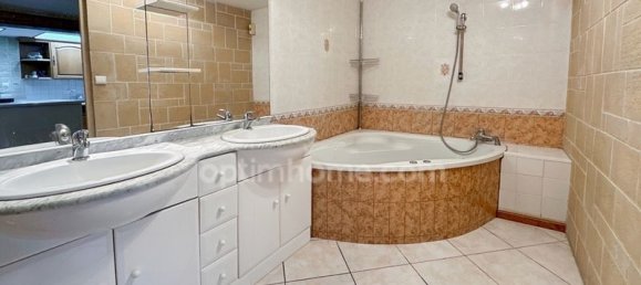 3 bedrooms House in Saint-Quentin, France No. 275701 12