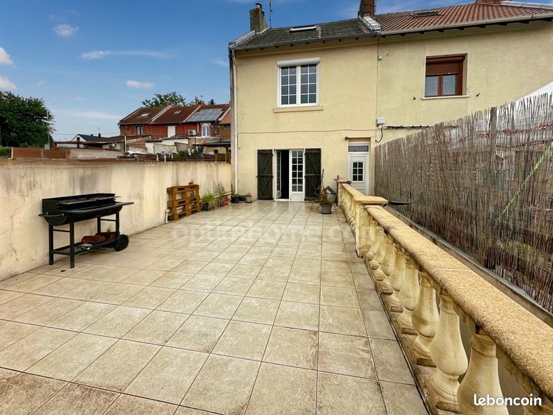 3 bedrooms House in Saint-Quentin, France No. 275701